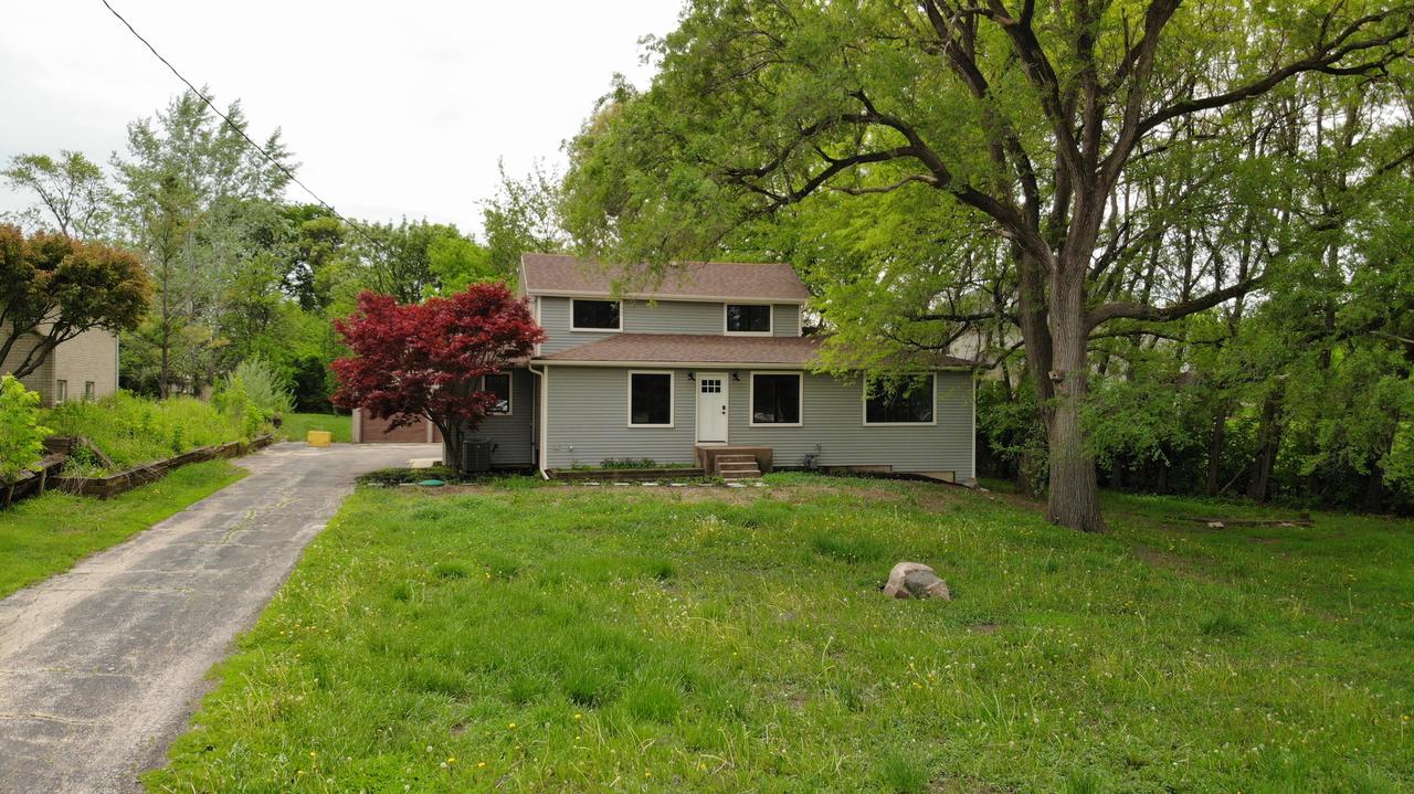 555 Oldfield Rd., Downers Grove, IL 60516