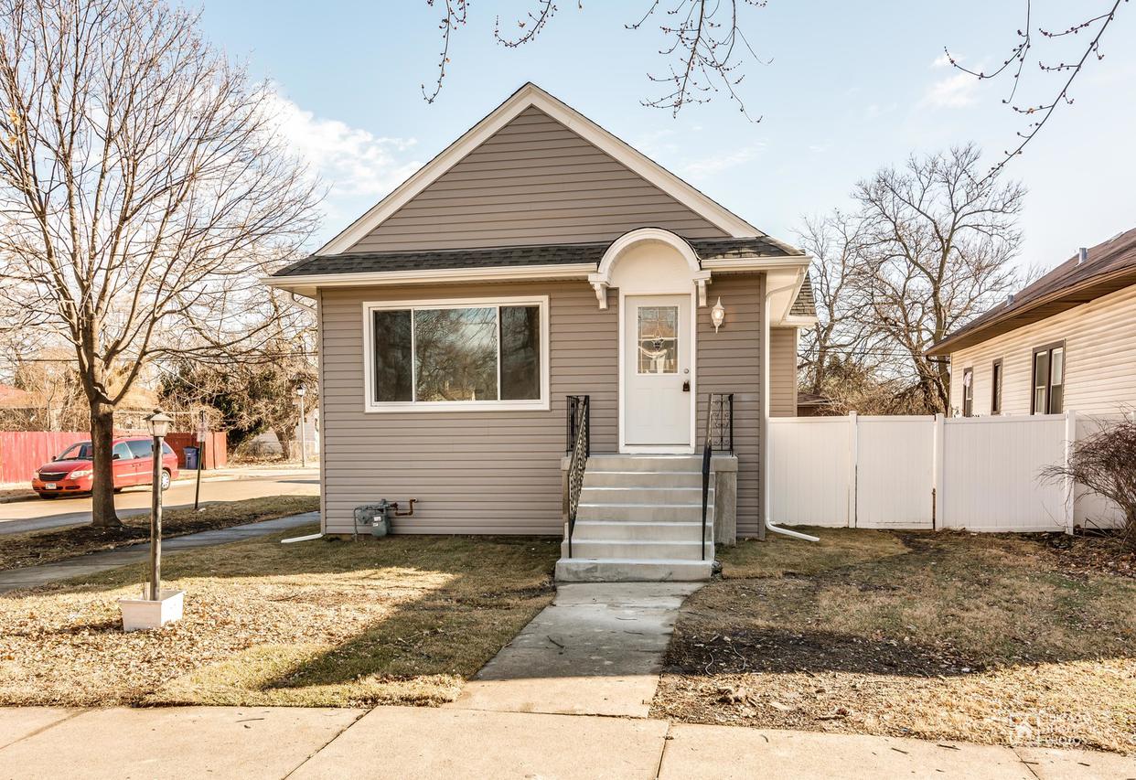 2001 S 2nd Ave., Maywood, IL 60153