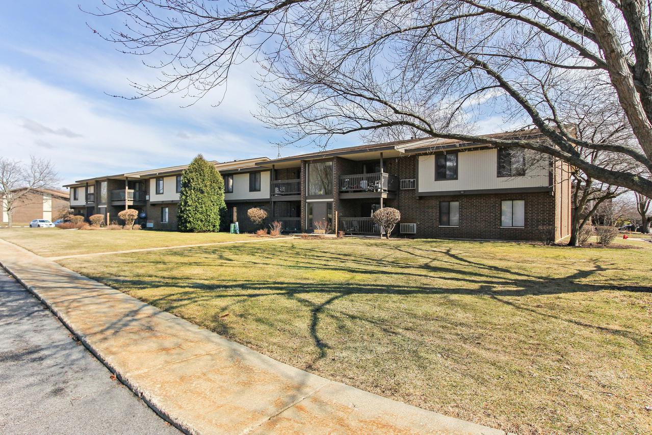 578 Somerset Ln. #7, Crystal Lake, IL 60014