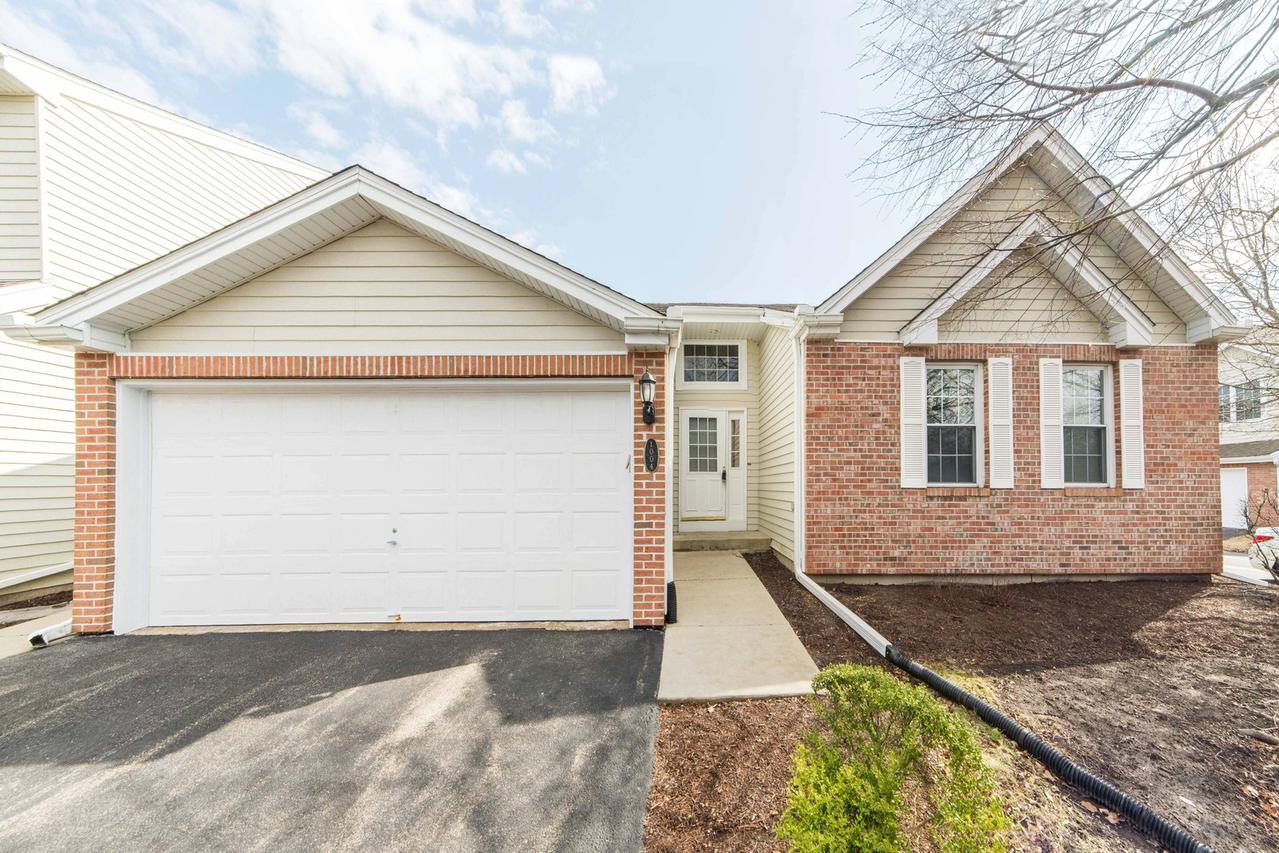 1004 Ashley Dr., Dekalb, IL 60115