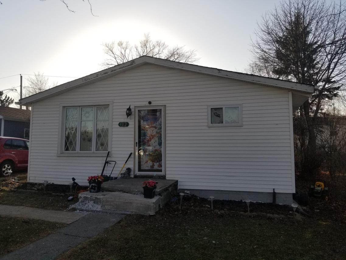 112 Washington Ter., Waukegan, IL 60085