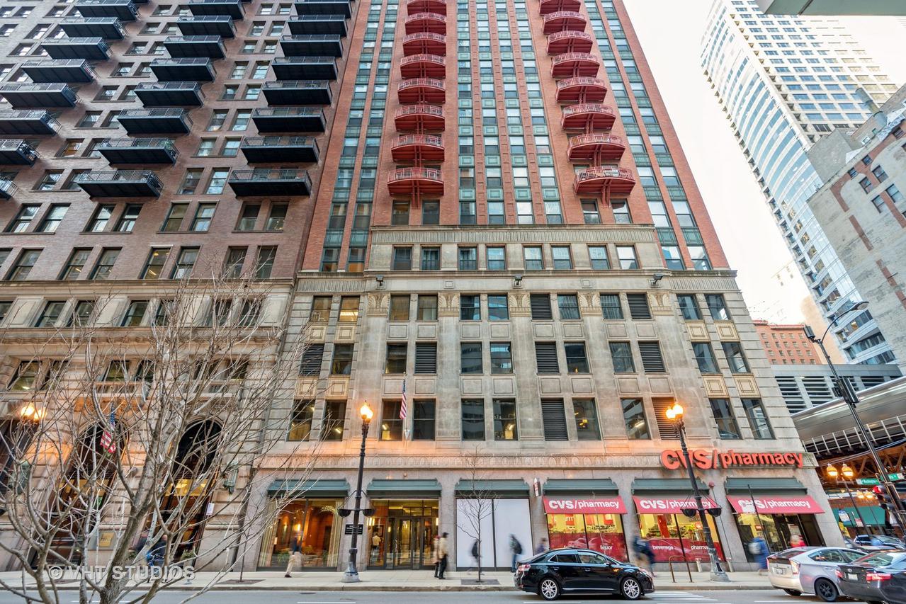 208 W Washington St. #2003, Chicago, IL 60606