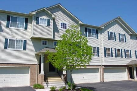 1853 Indian Hill Ln., Aurora, IL 60503