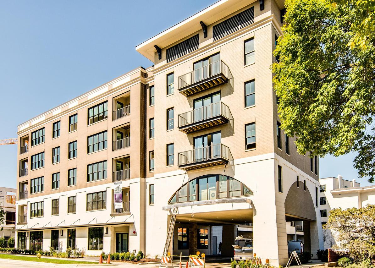 940 Maple Ave. #513, Downers Grove, IL 60515