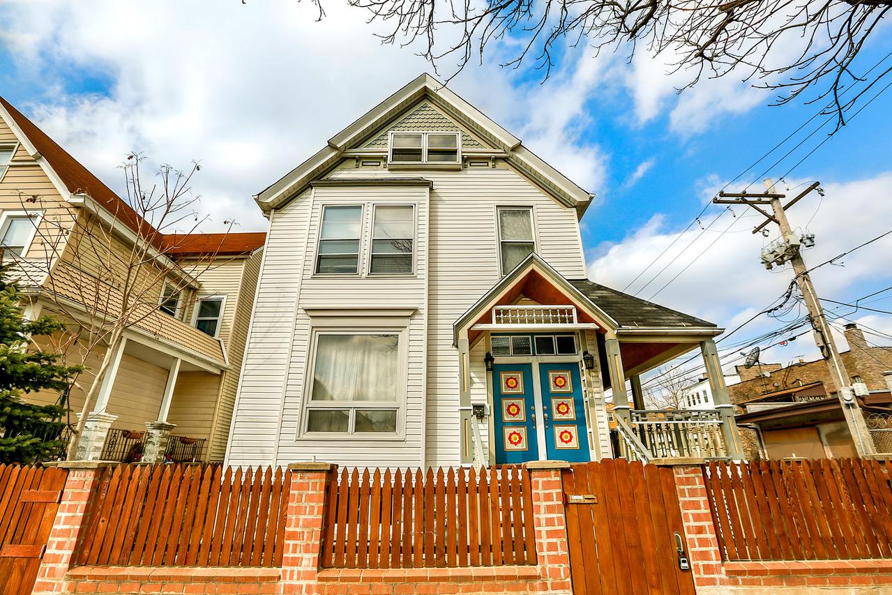 3050 N Hamlin Ave., Chicago, IL 60618