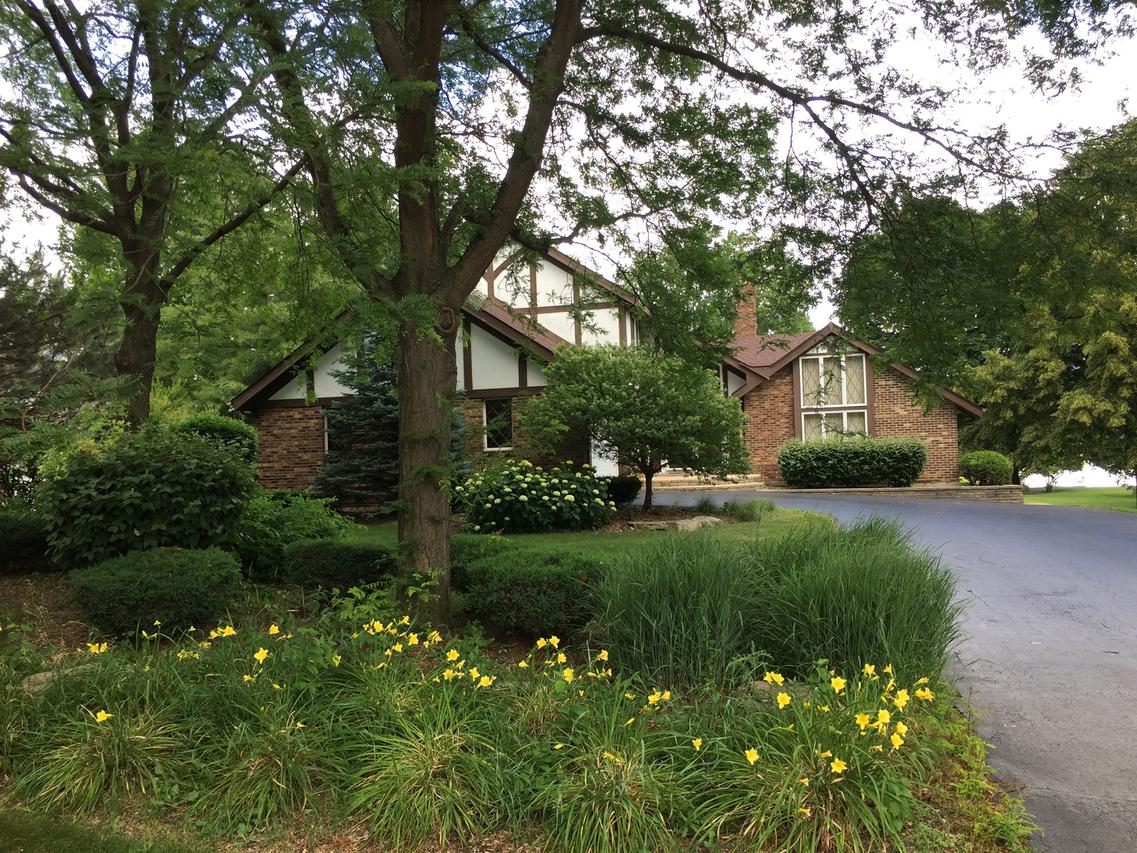 8105 Highland Ave., Downers Grove, IL 60516