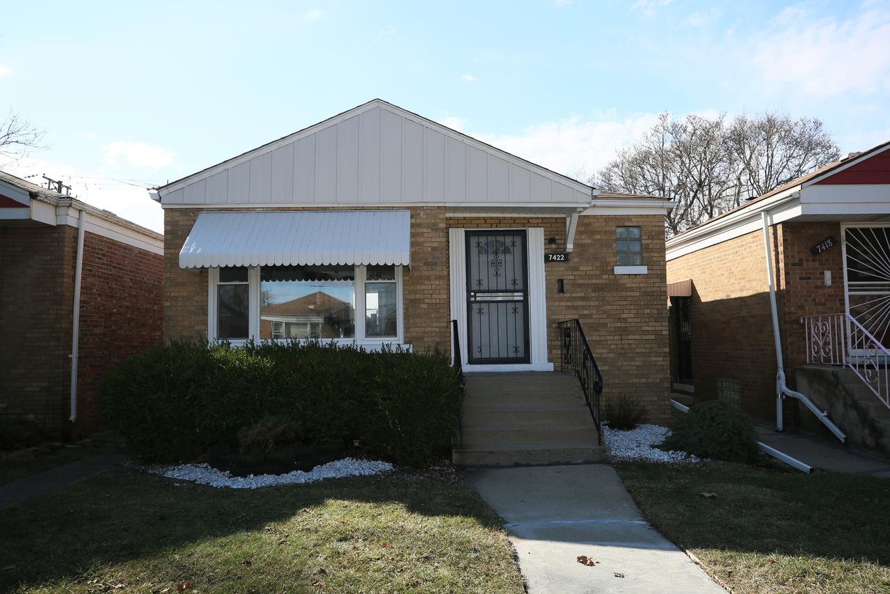 7422 S Maplewood Ave., Chicago, IL 60629