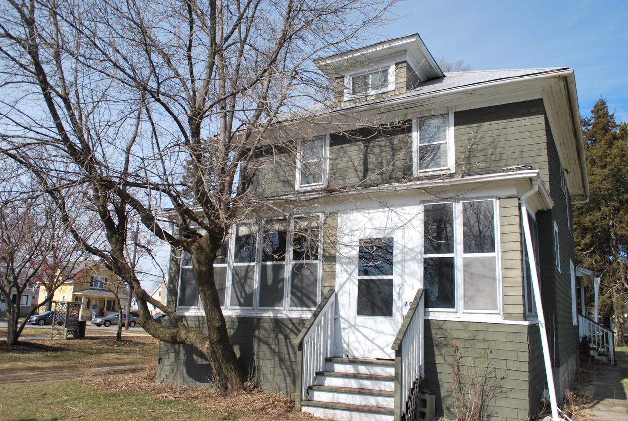 706 5th Ave., Aurora, IL 60505