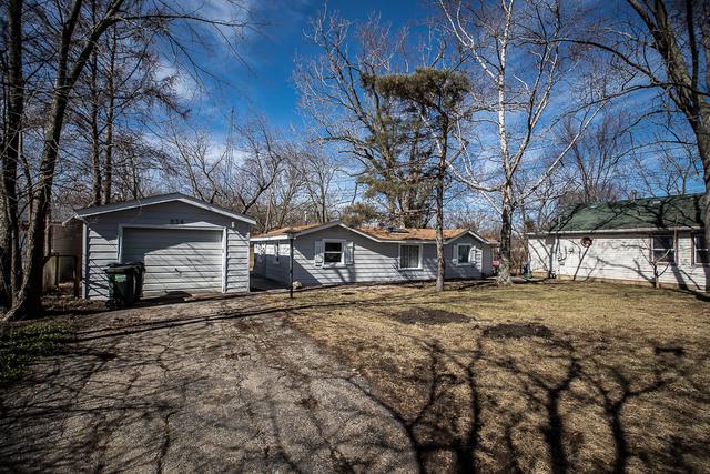 934 Ridge Ave., Mundelein, IL 60060