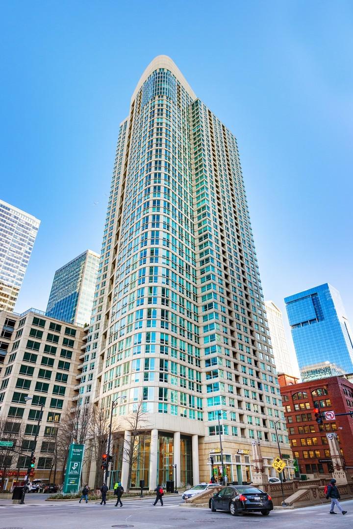 345 N La Salle St. #3907, Chicago, IL 60654