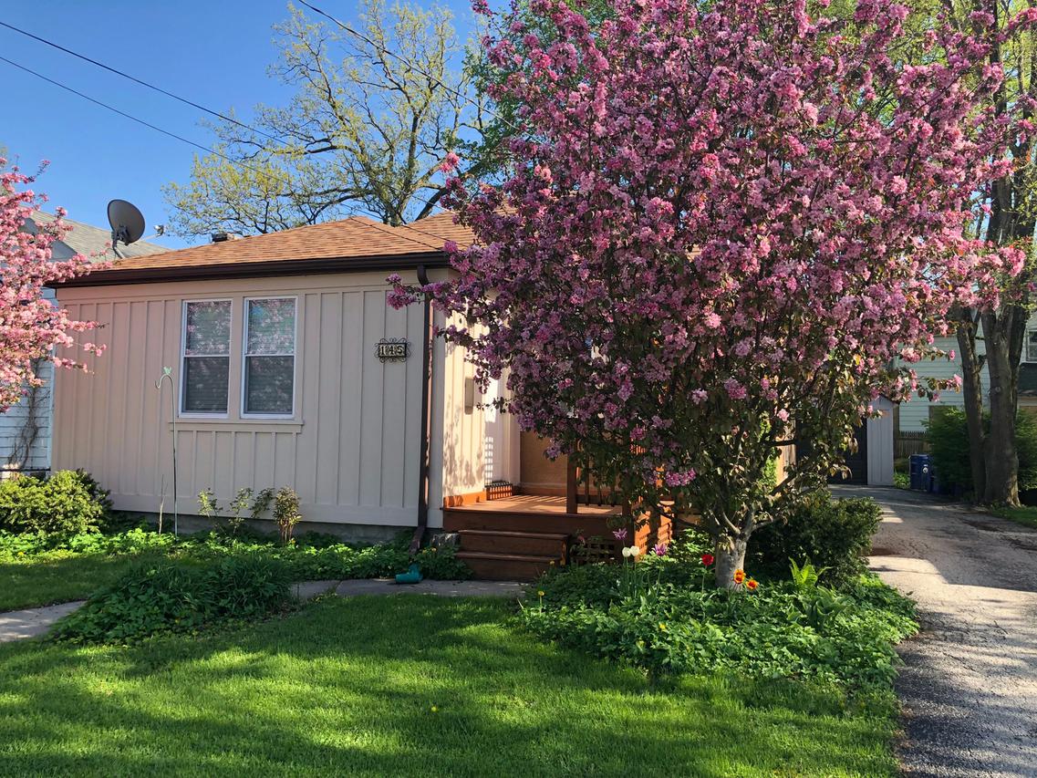 145 Highwood Ave., Highwood, IL 60040