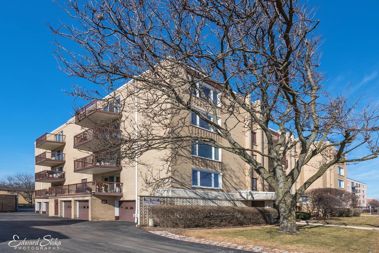 900 S River Rd. #5F, Des Plaines, IL 60016