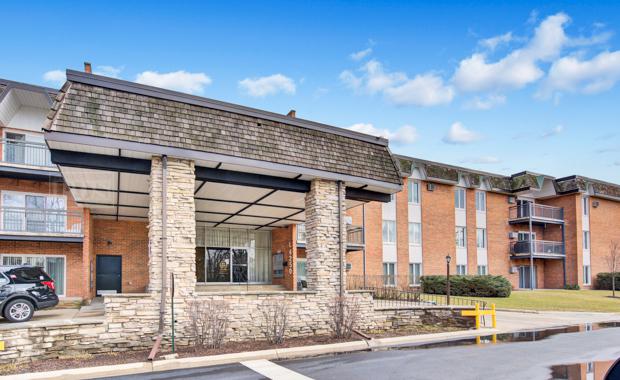 4250 Saratoga Ave. #L217, Downers Grove, IL 60515