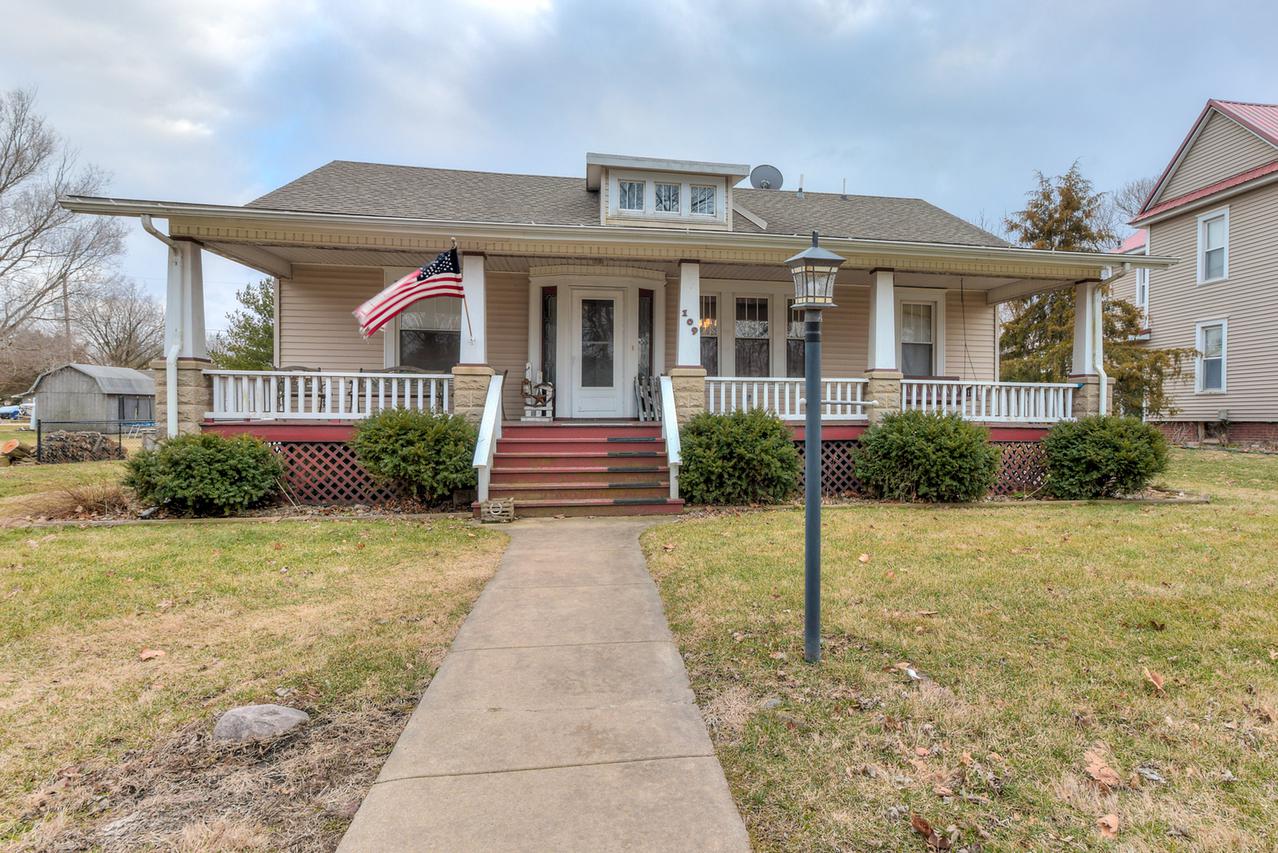 109 W Illinois St., Mansfield, IL 61854