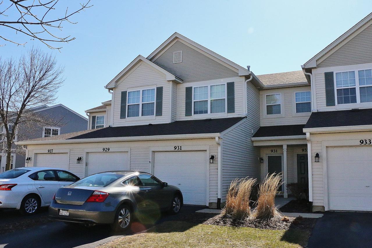 931 Genesee Dr., Naperville, IL 60563