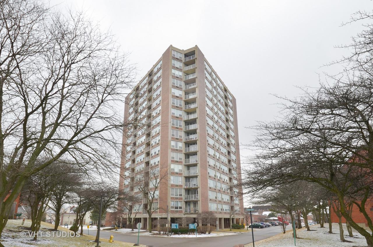 3925 Triumvera Dr. #16D, Glenview, IL 60025