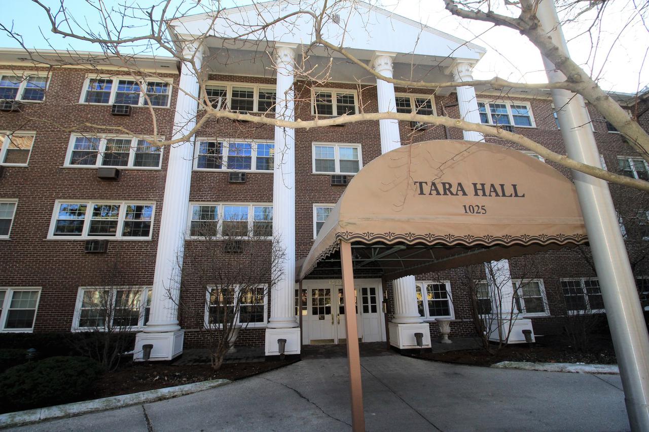 1025 Randolph St. #209, Oak Park, IL 60302