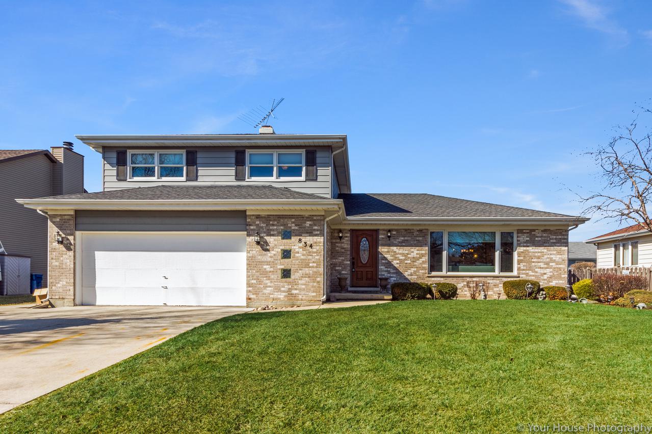 834 Faith Ln., Bartlett, IL 60103
