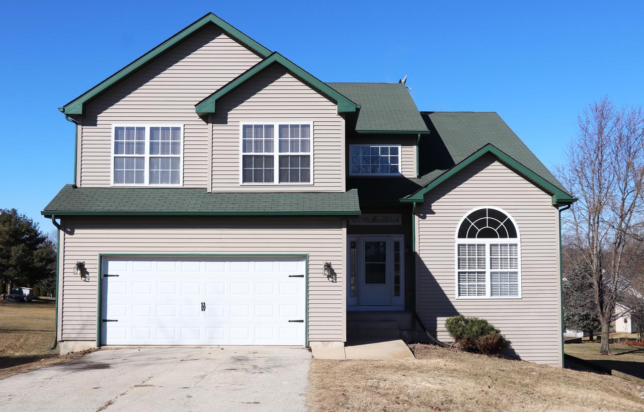 108 Quincy Ct., Poplar Grove, IL 61065