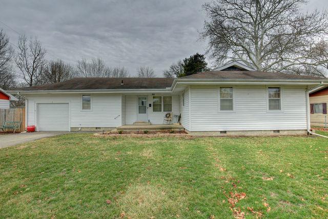 3 Matteson Dr., Villa Grove, IL 61956
