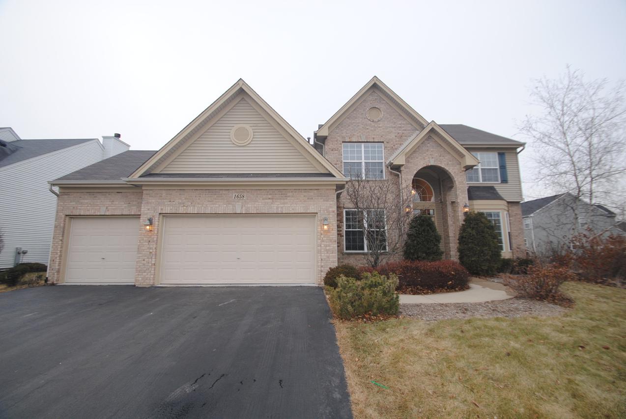 1658 Driftwood Ln., Crystal Lake, IL 60014