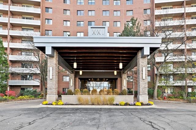 21 Kristin Dr. #419, Schaumburg, IL 60195
