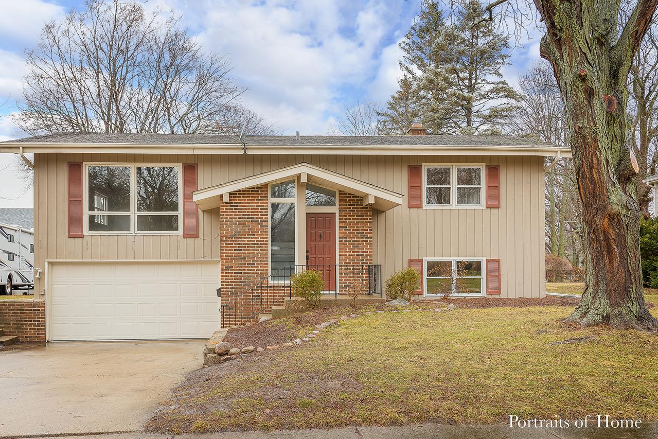 508 James Ct., Algonquin, IL 60102