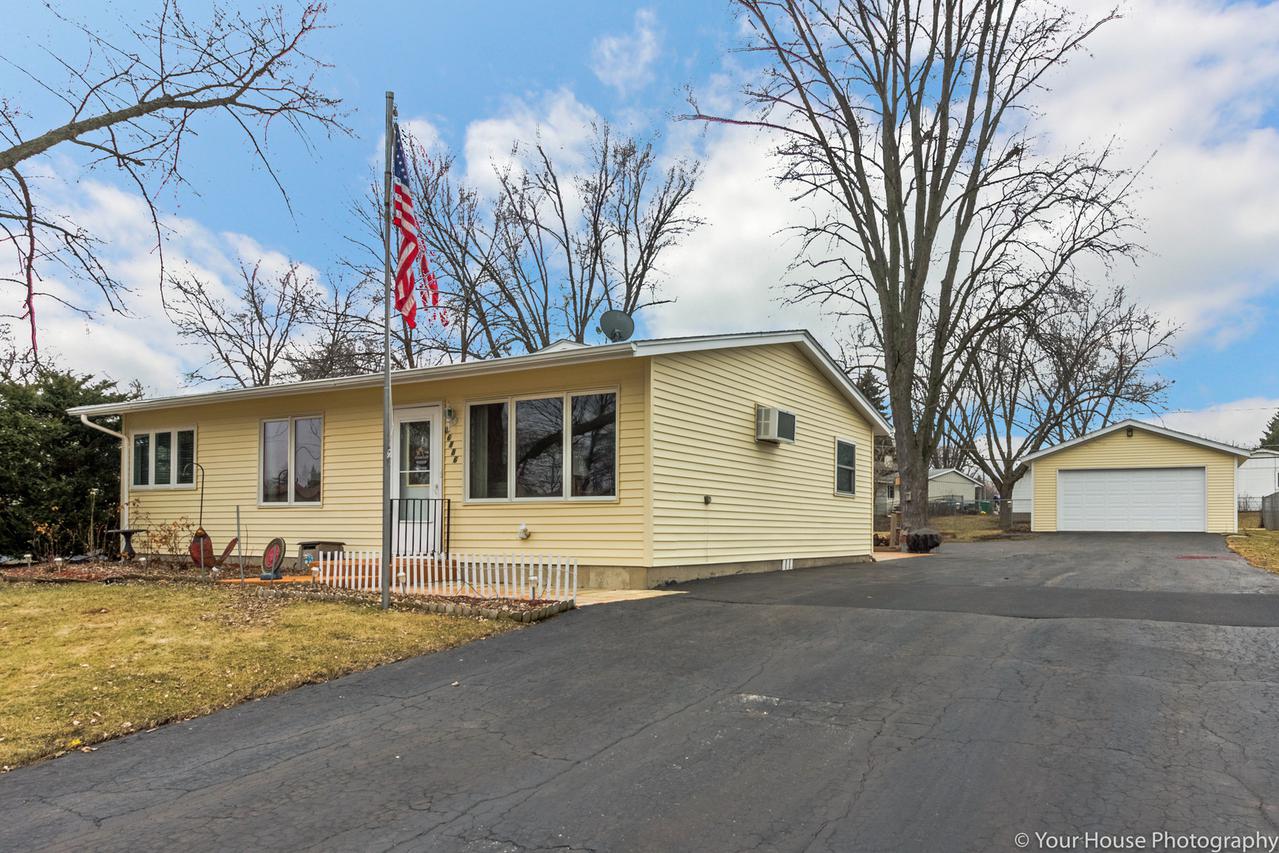 36886 N Grandwood Dr., Gurnee, IL 60031