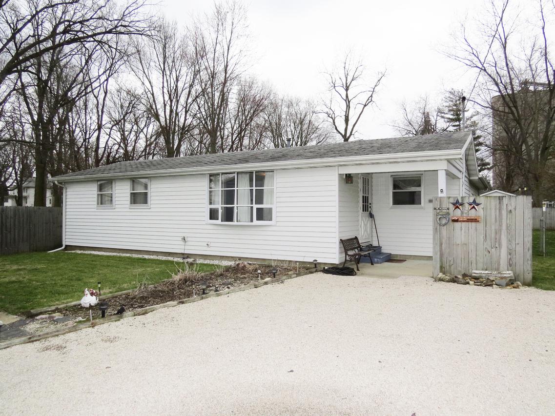 105 E Brush St., Sadorus, IL 61872