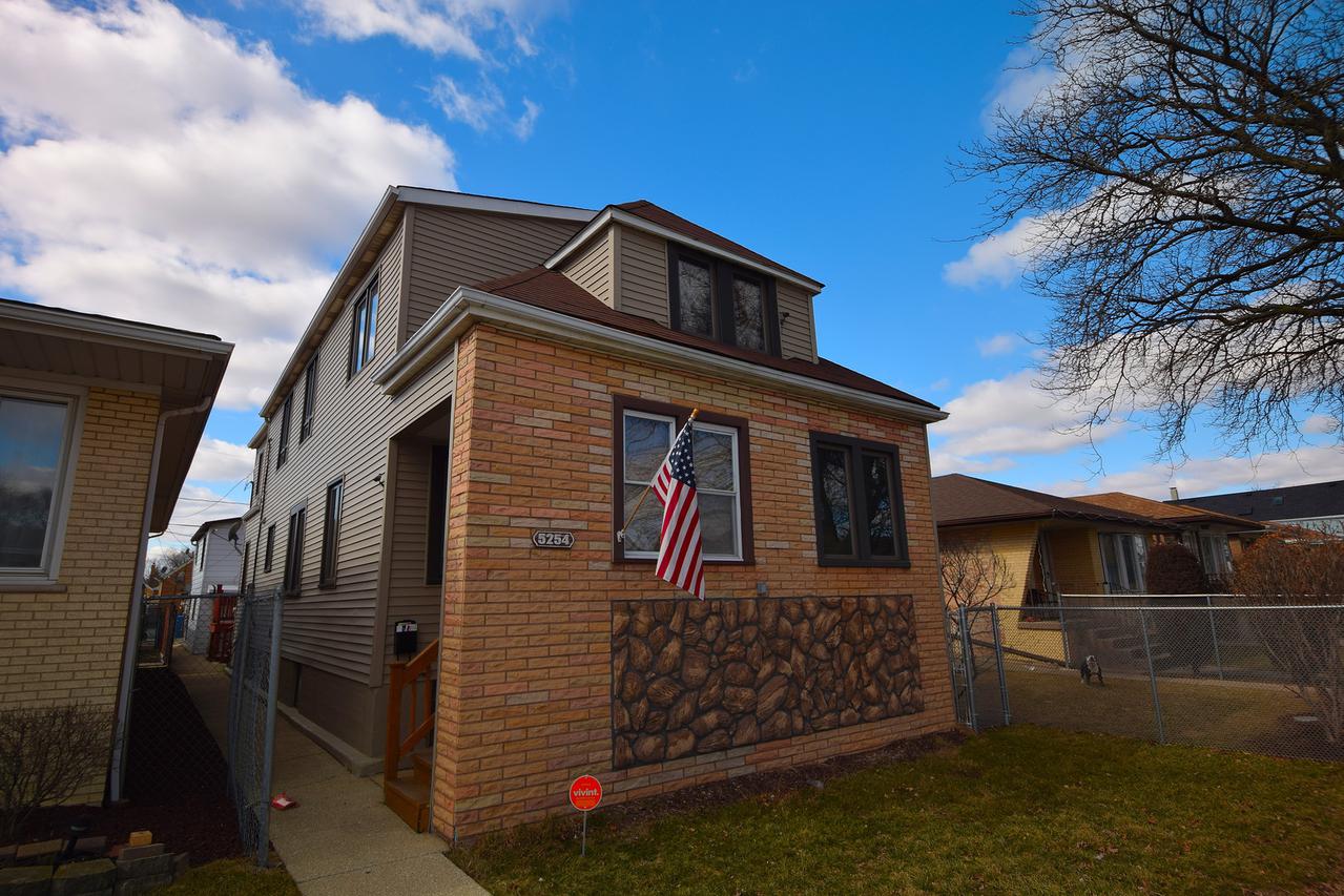 5254 S Moody Ave., Chicago, IL 60638