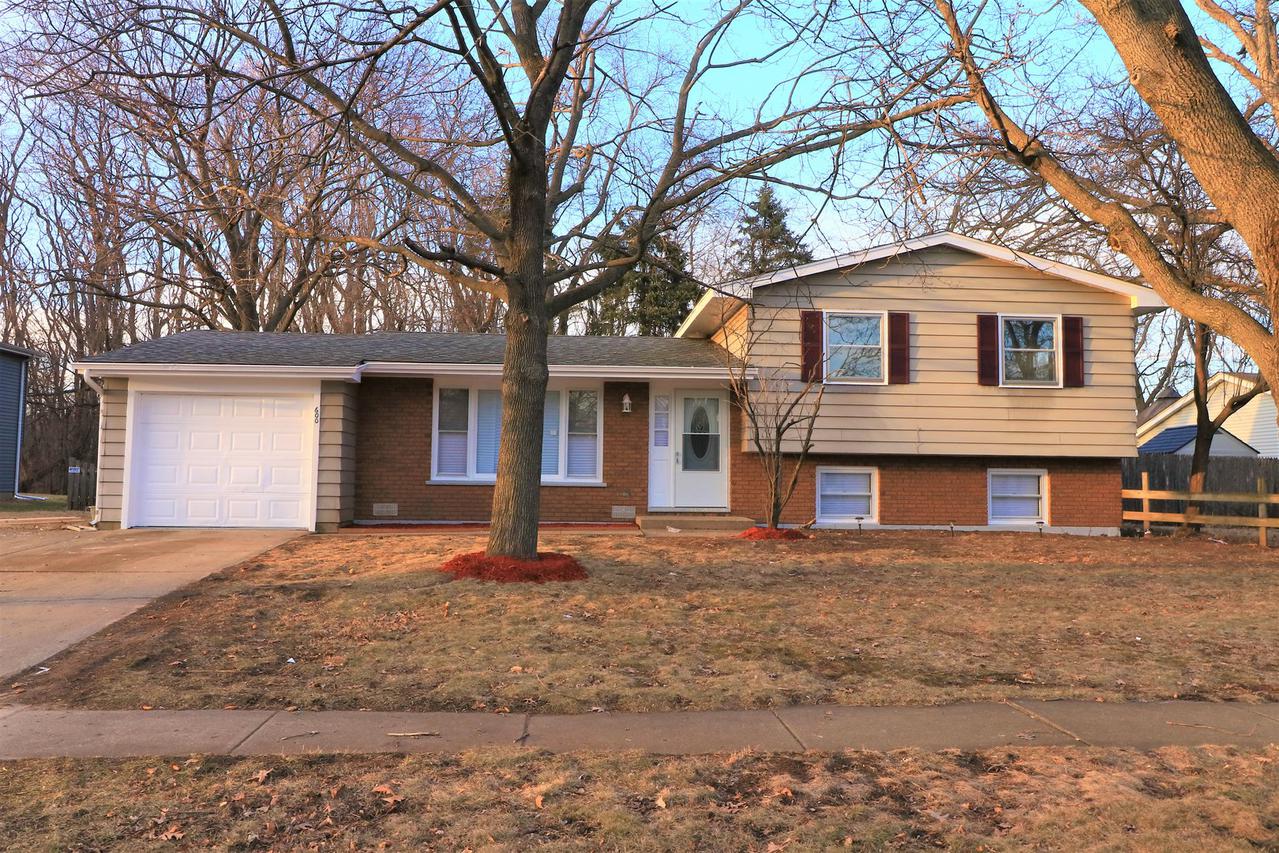 600 Green Oaks Dr., Crystal Lake, IL 60014