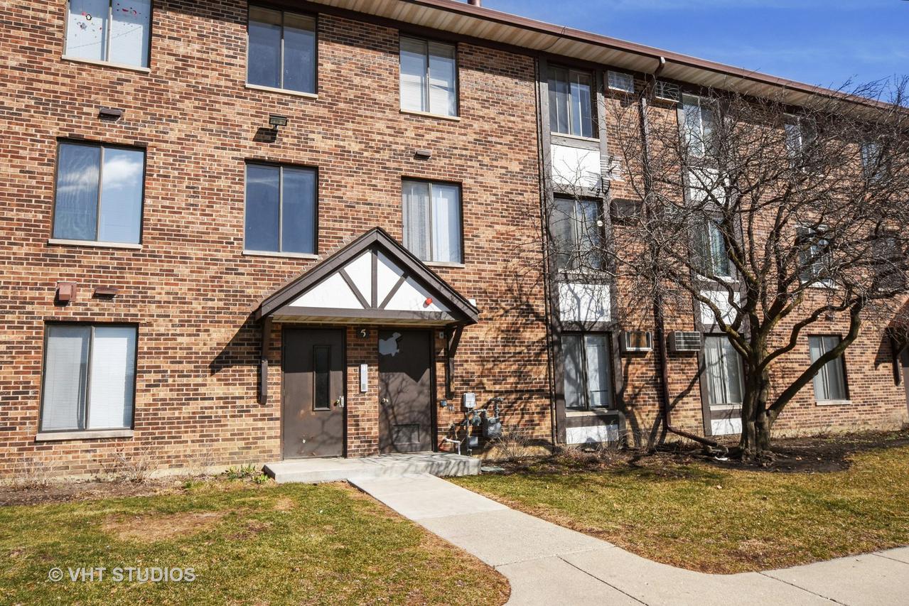 5 Timber Ln. #12, Vernon Hills, IL 60061