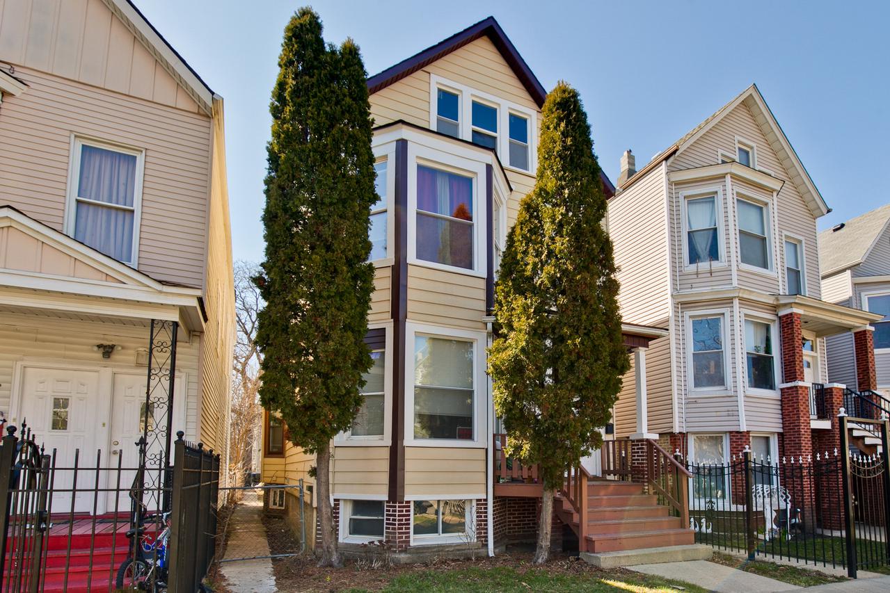2706 N Ridgeway Ave., Chicago, IL 60647