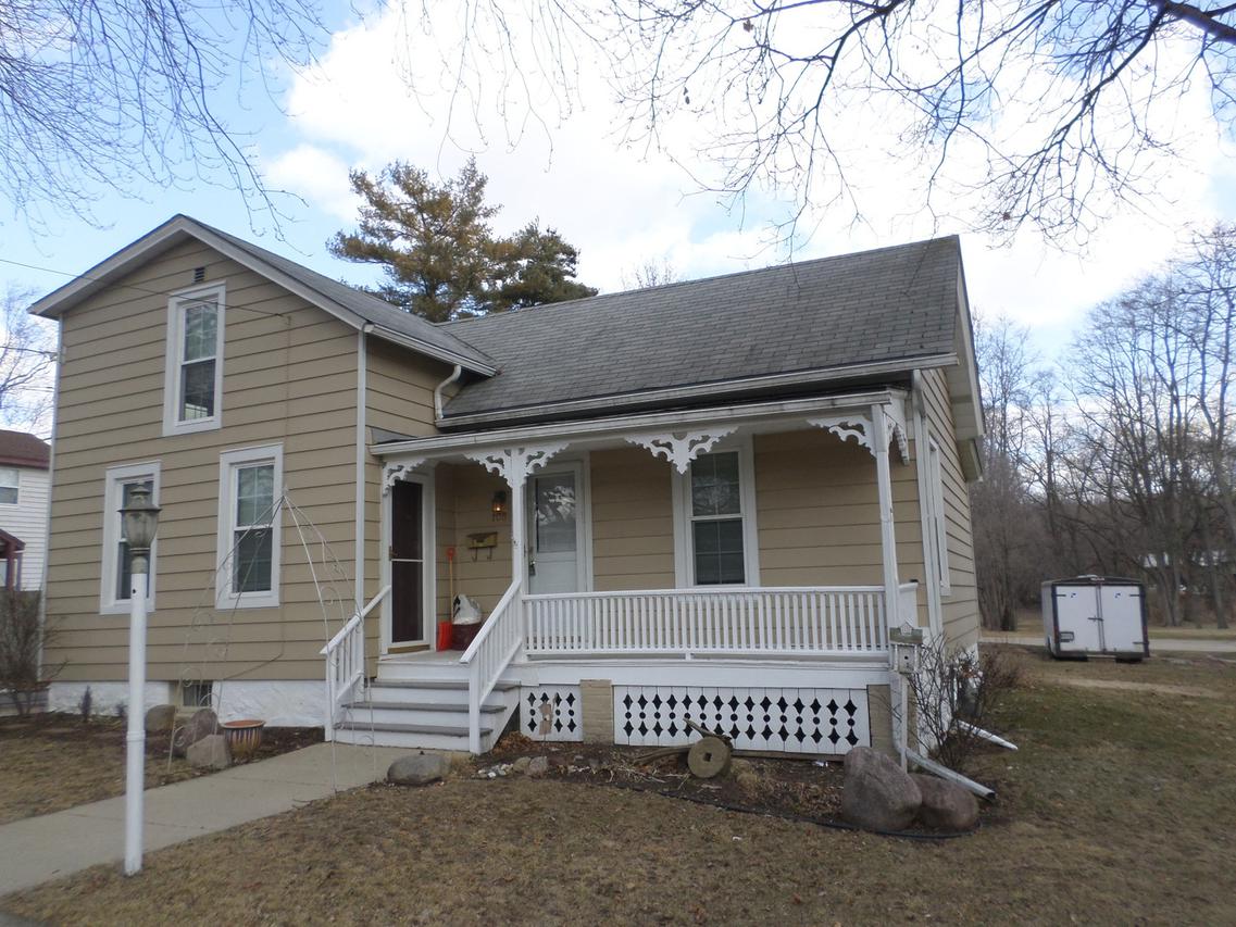 108 King William St., East Dundee, IL 60118