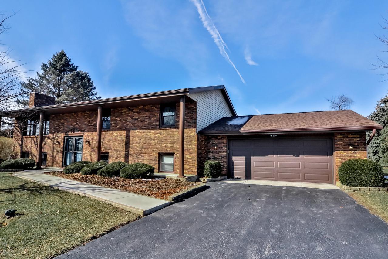 6327 Carlsburg Ln., Rockford, IL 61109