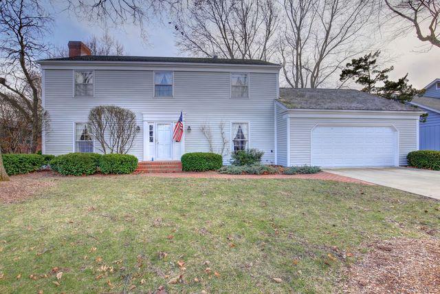 3401 Lakeshore Dr., Champaign, IL 61822