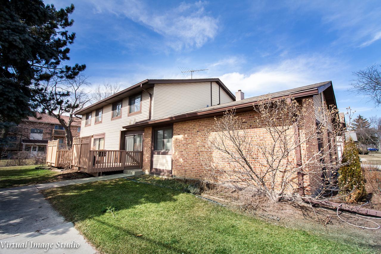8338 Portsmouth Dr. #B, Darien, IL 60561