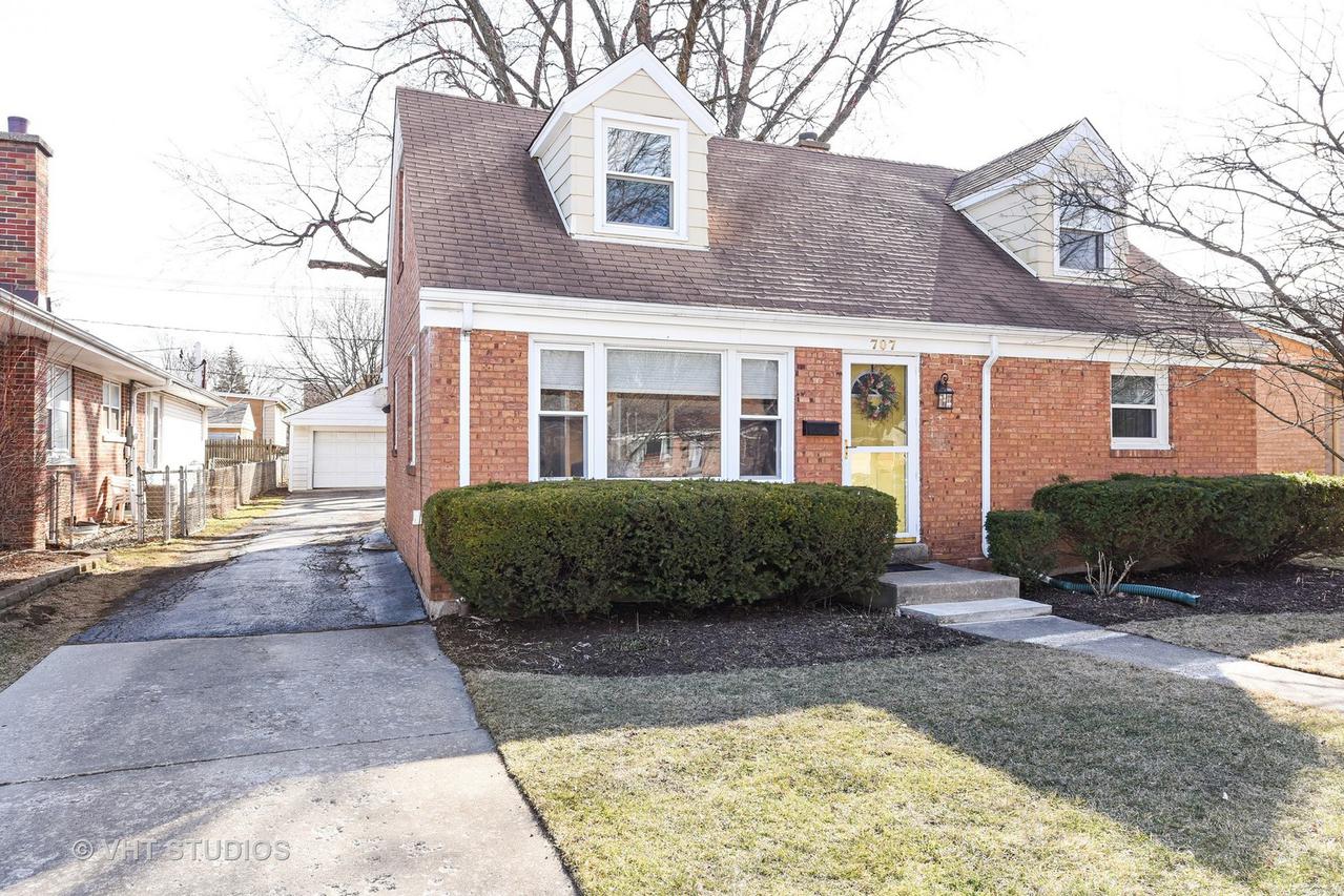 707 6th Ave., La Grange, IL 60525
