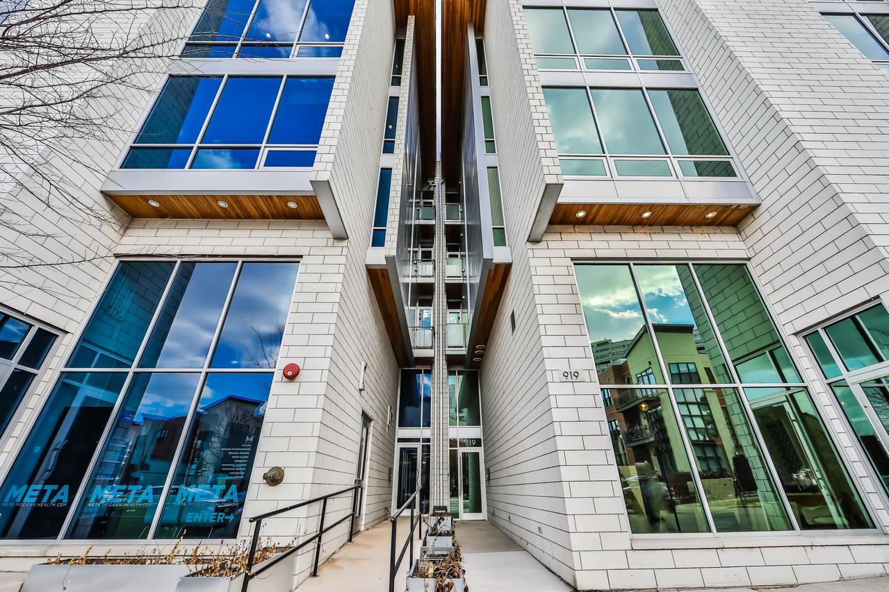 925 N Larrabee St. #4N, Chicago, IL 60610