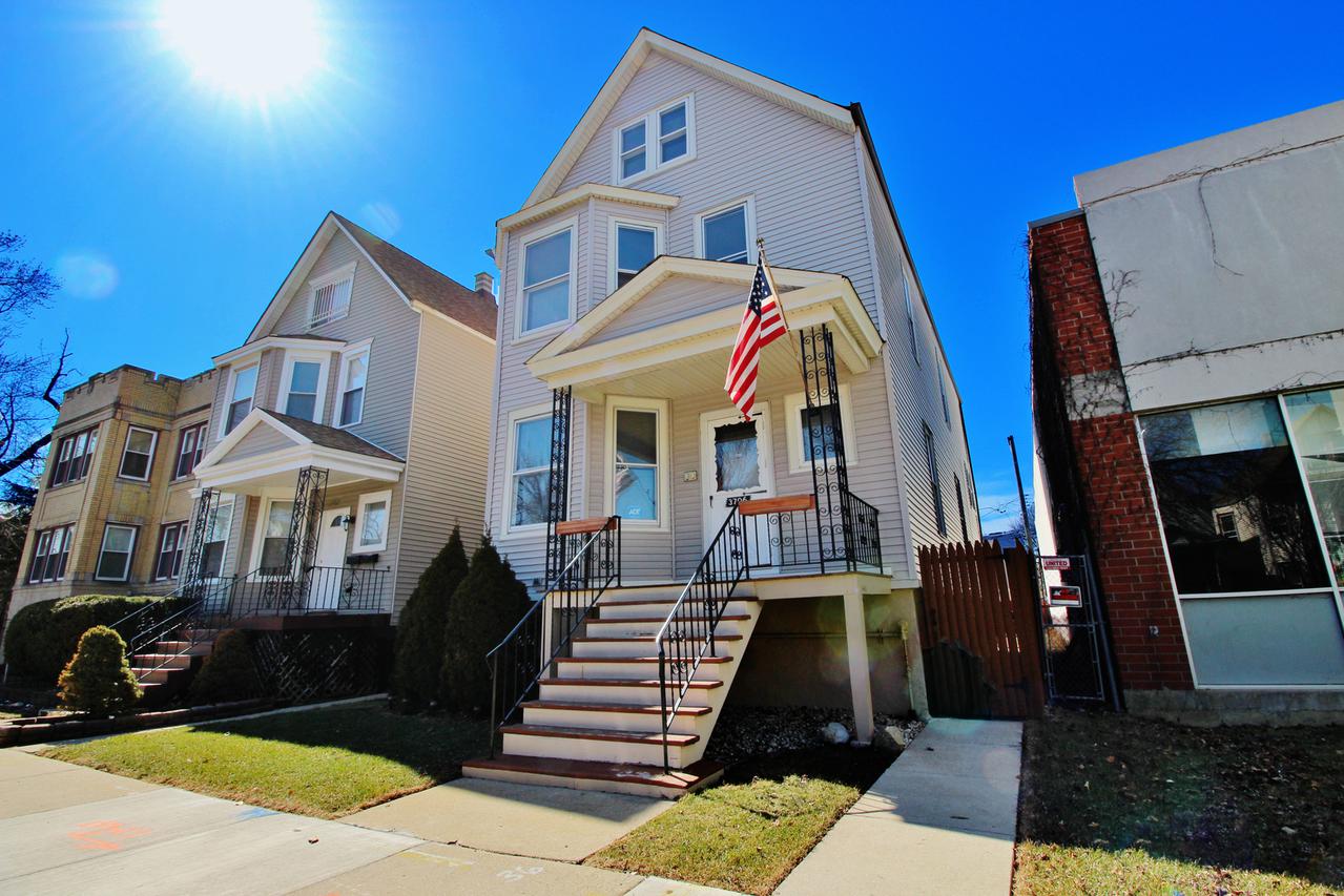 3706 N Kimball Ave., Chicago, IL 60618