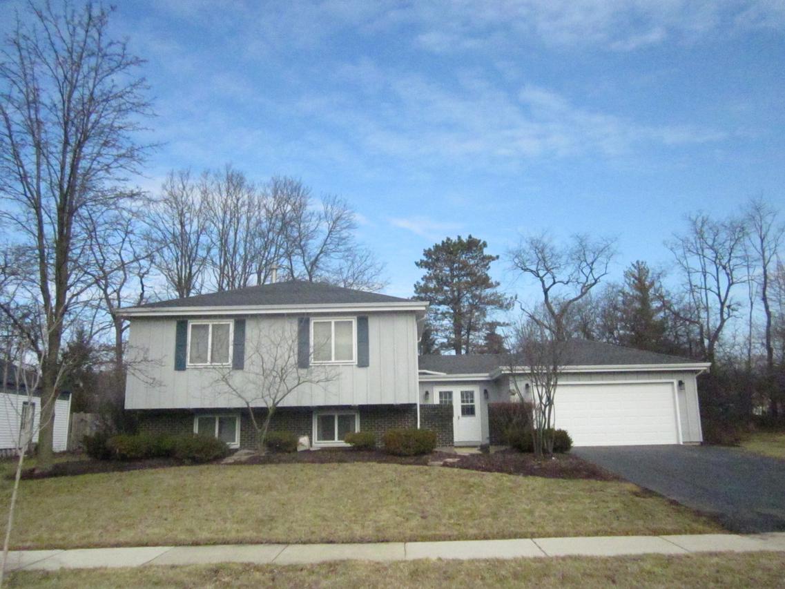2019 Spring Green Dr., Wheaton, IL 60189