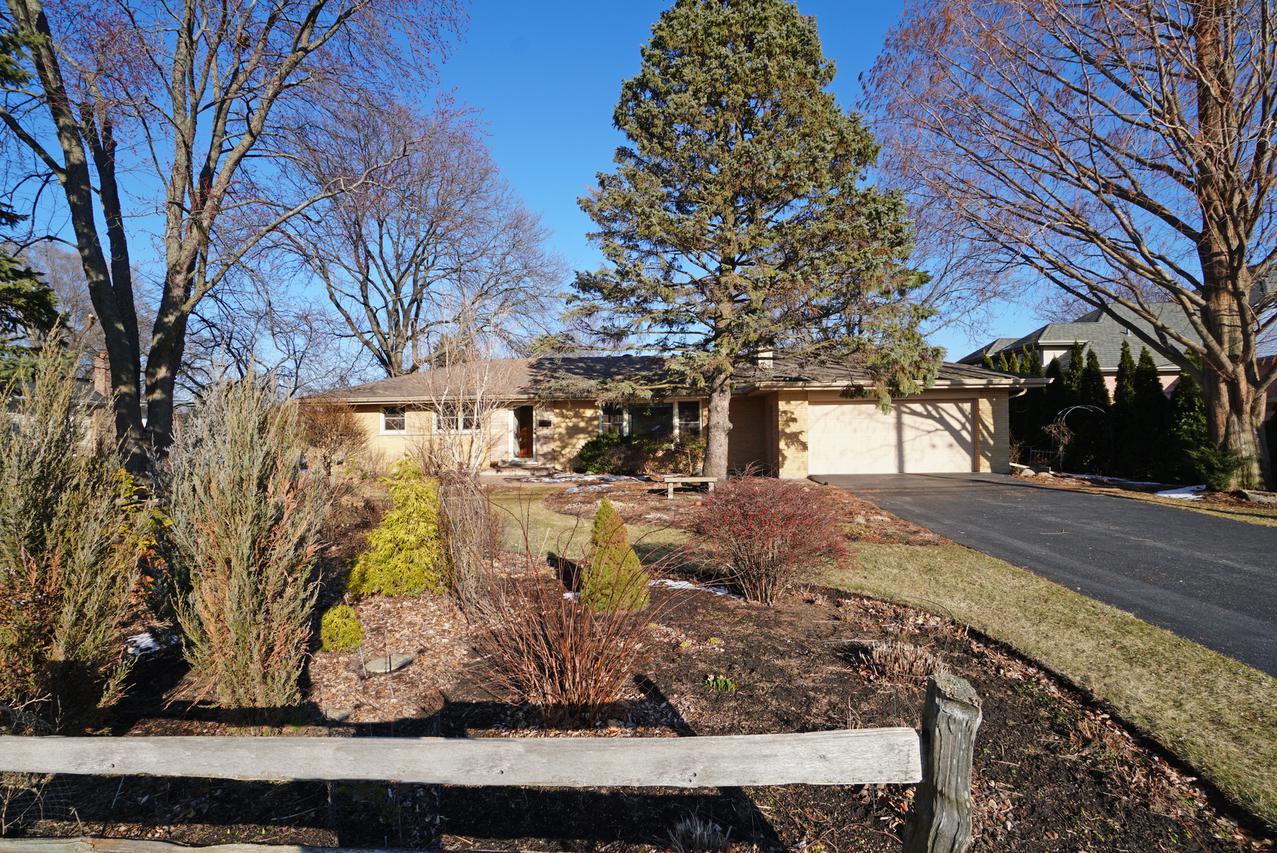 2603 N Waterman Ave., Arlington Heights, IL 60004