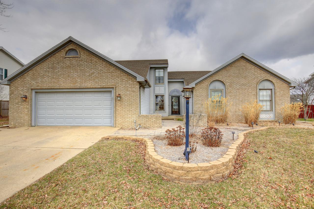 2906 Wedgewood Dr., Champaign, IL 61822