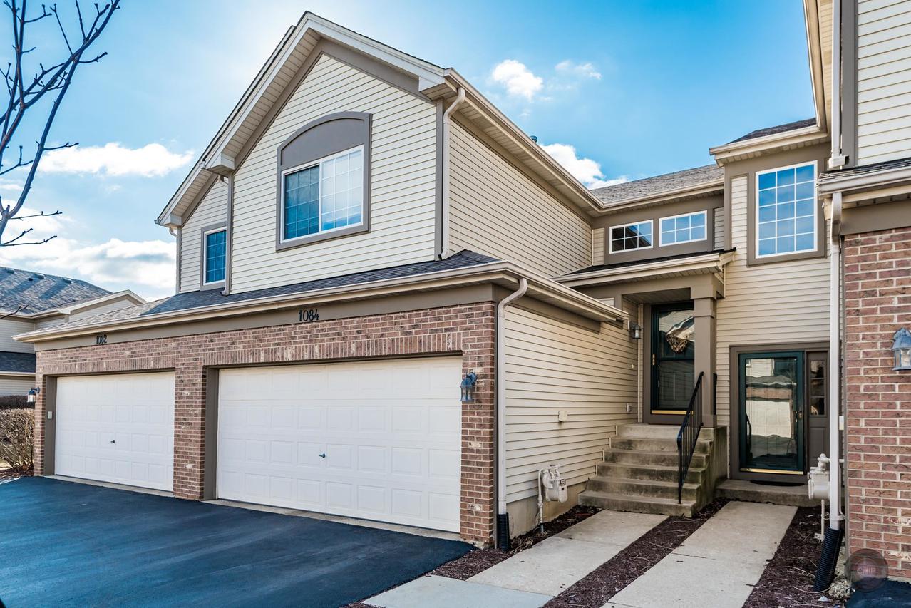 1084 Parkhill Cir., Aurora, IL 60502