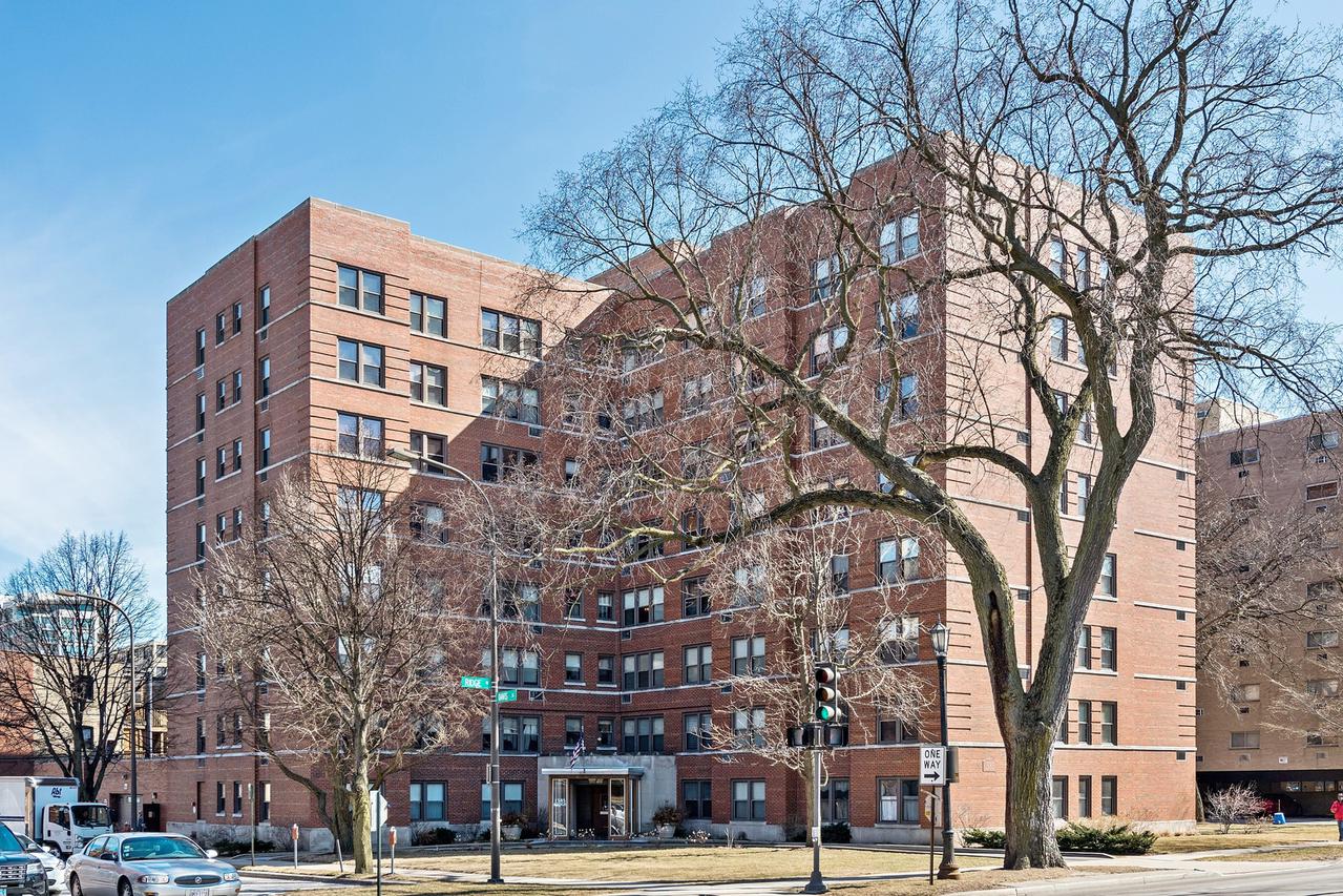 1585 Ridge Ave. #110, Evanston, IL 60201