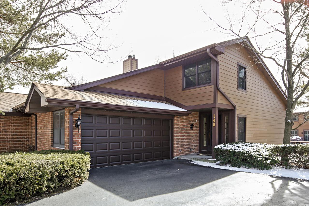 149 Prairie Dr., Westmont, IL 60559