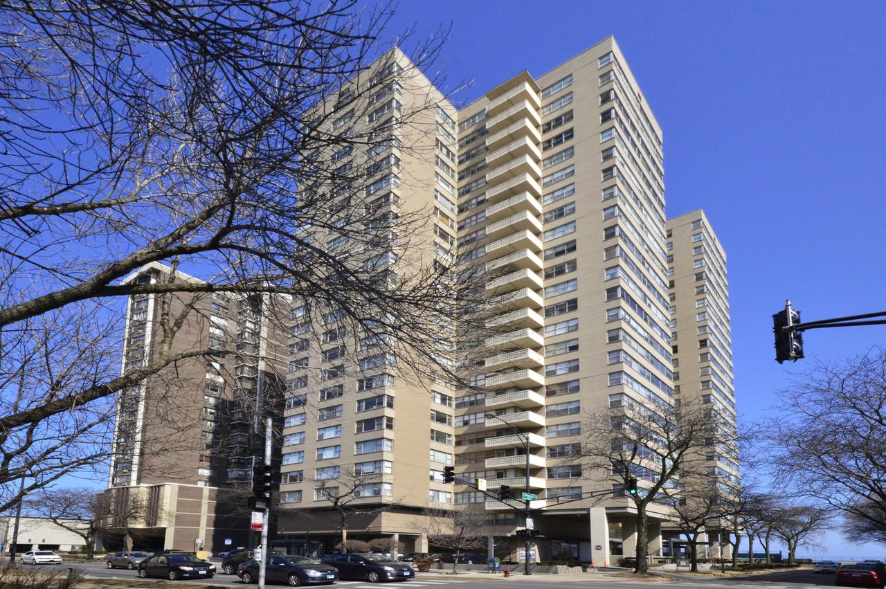 6301 N Sheridan Rd. #20E, Chicago, IL 60660