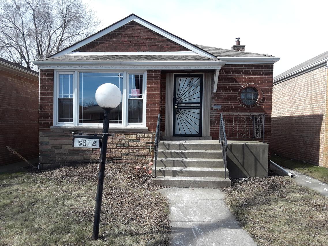 8828 S Oglesby Ave., Chicago, IL 60617