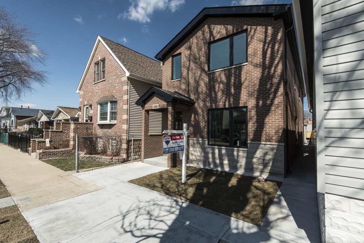 446 W 43rd Pl., Chicago, IL 60609