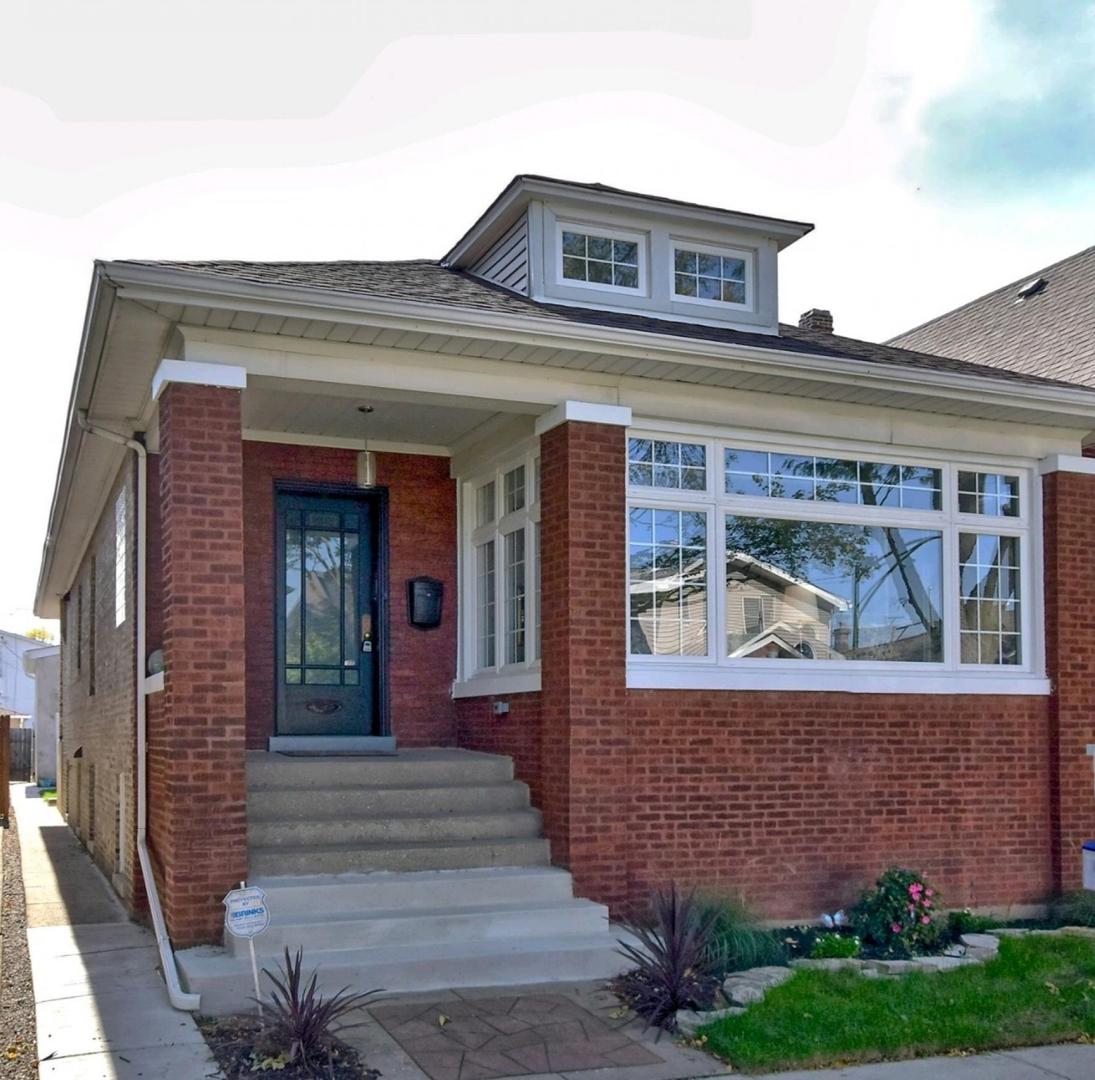 5827 W Berenice Ave., Chicago, IL 60634